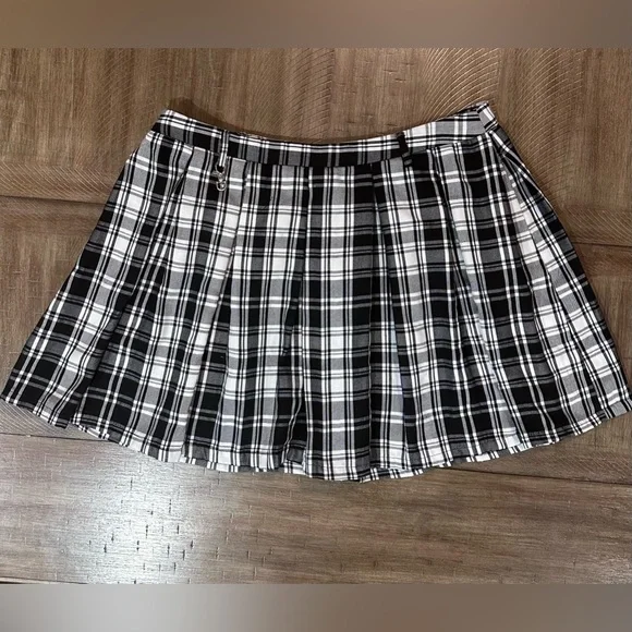 Hot Topic Black/White Plaid Schoolgirl Skirt size XL - Picture 5 of 15